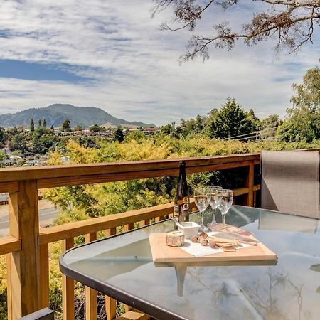 Treetop Hideaway - Taupo Holiday Home Bagian luar foto