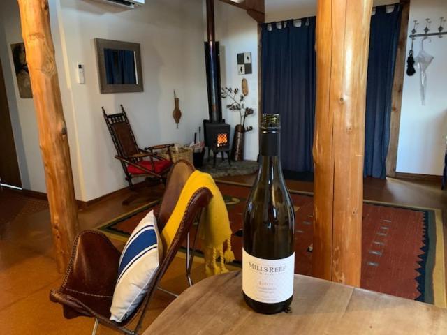 Treetop Hideaway - Taupo Holiday Home Bagian luar foto