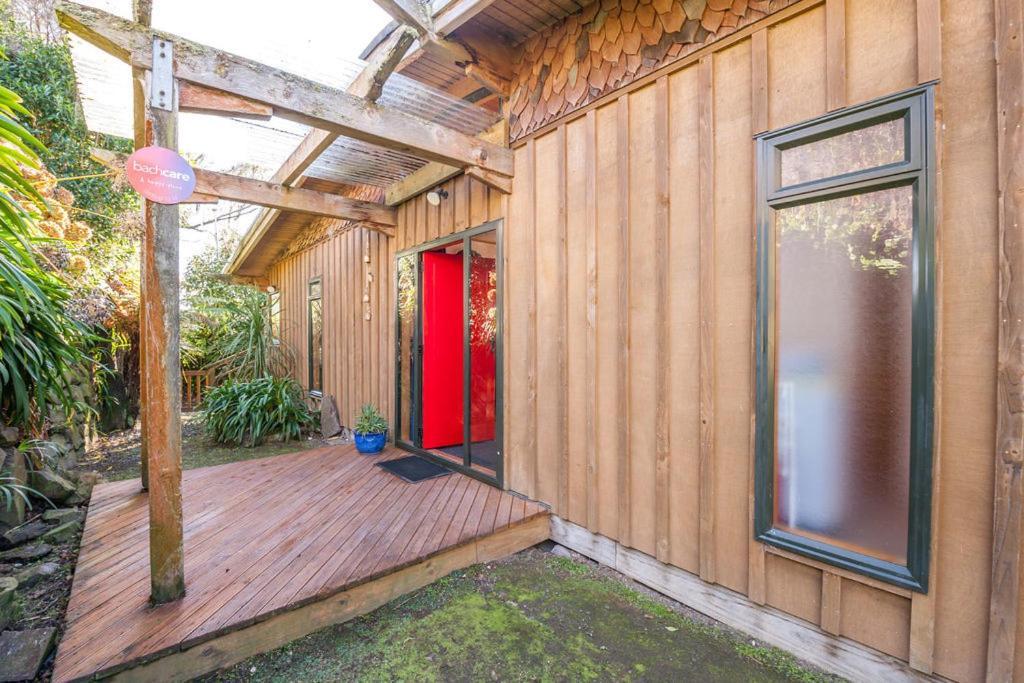 Treetop Hideaway - Taupo Holiday Home Bagian luar foto